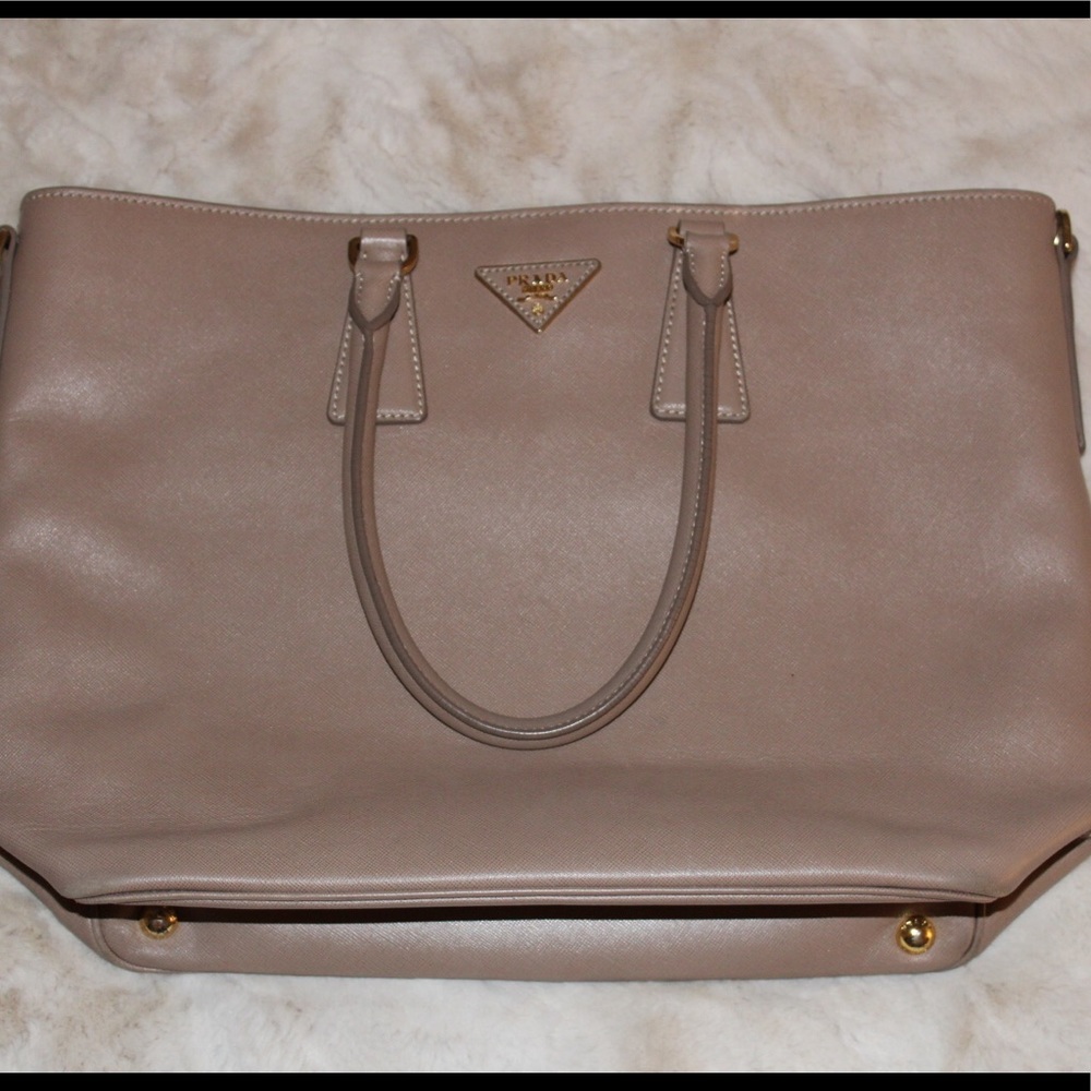 Prada Vitello Saffiano Beige Large Shopper Bag
